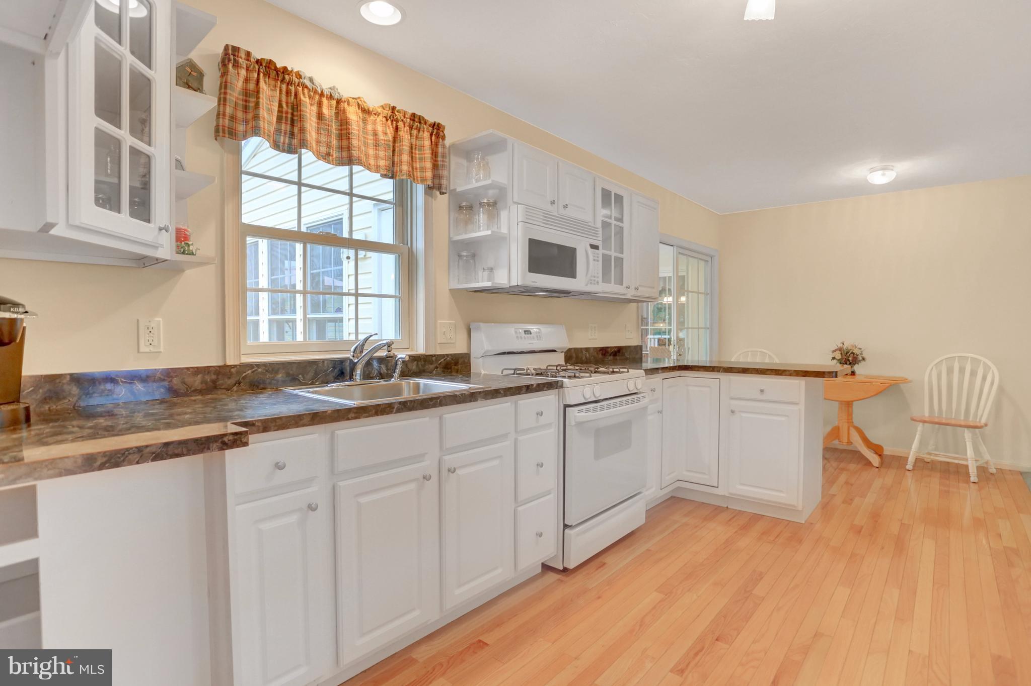 870 Bridgeton Road Fawn Grove, PA 17321 - Photo 24 of 30 COUNTER-SPACE GALORE!