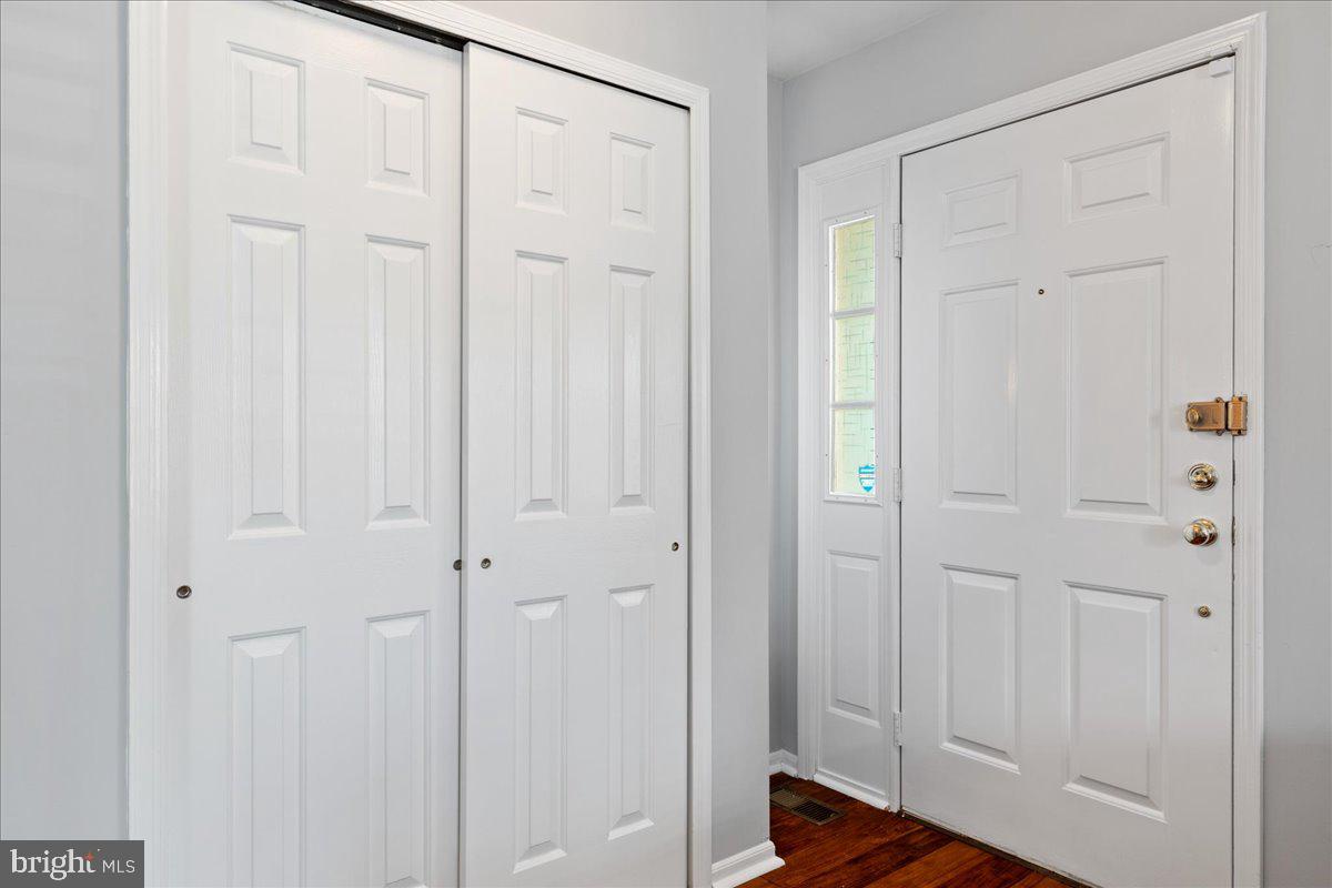 318 Brickhouse Road Princeton, NJ 08540 - Photo 3 of 21 Foyer