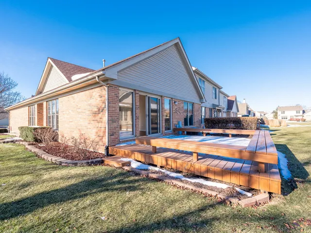 $319,900 | 37 Corinth Drive, Unit 37, Tinley Park, IL 60477