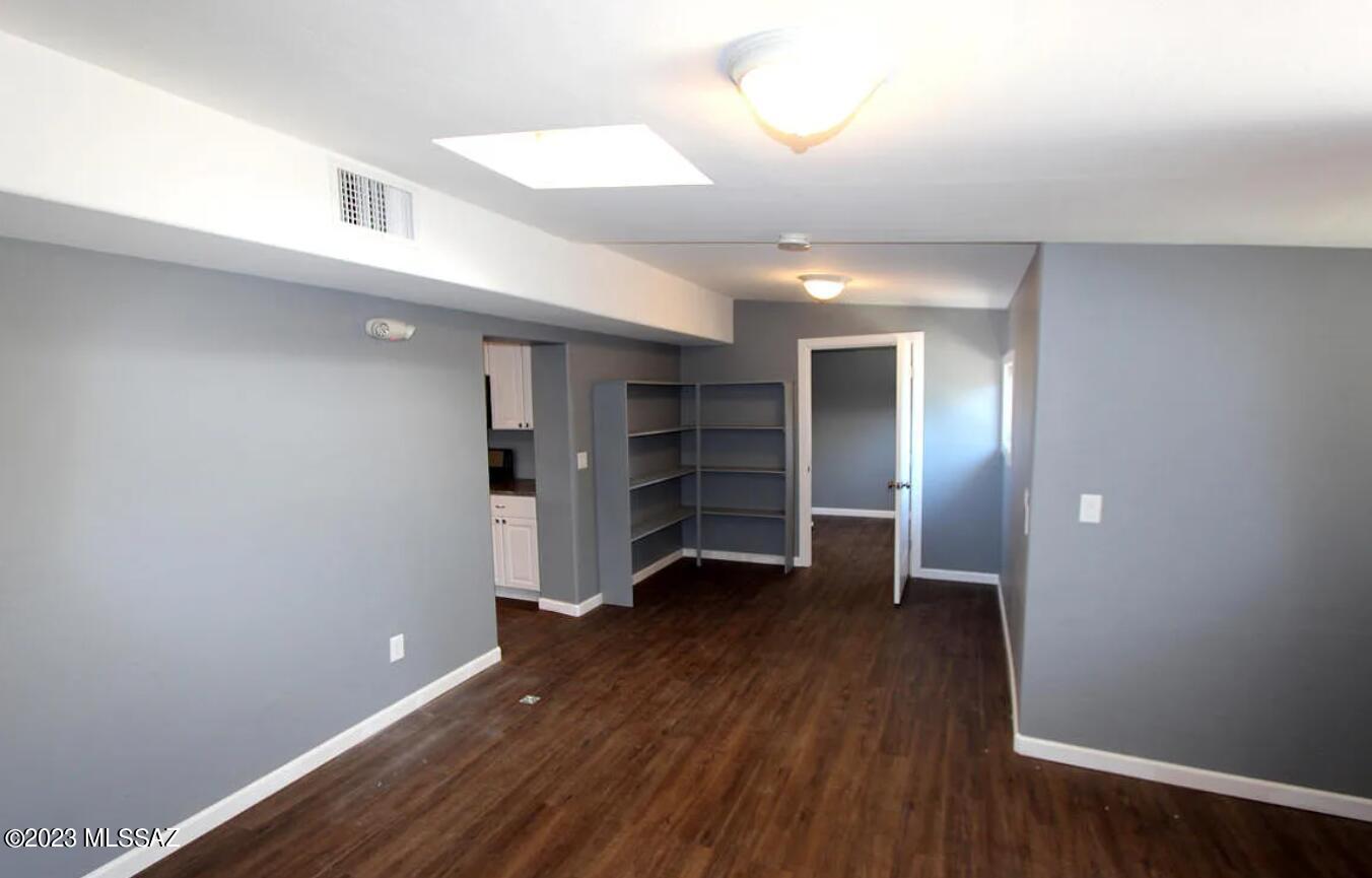 125 East Roger Road Tucson, AZ 85705 - Photo 4 of 15