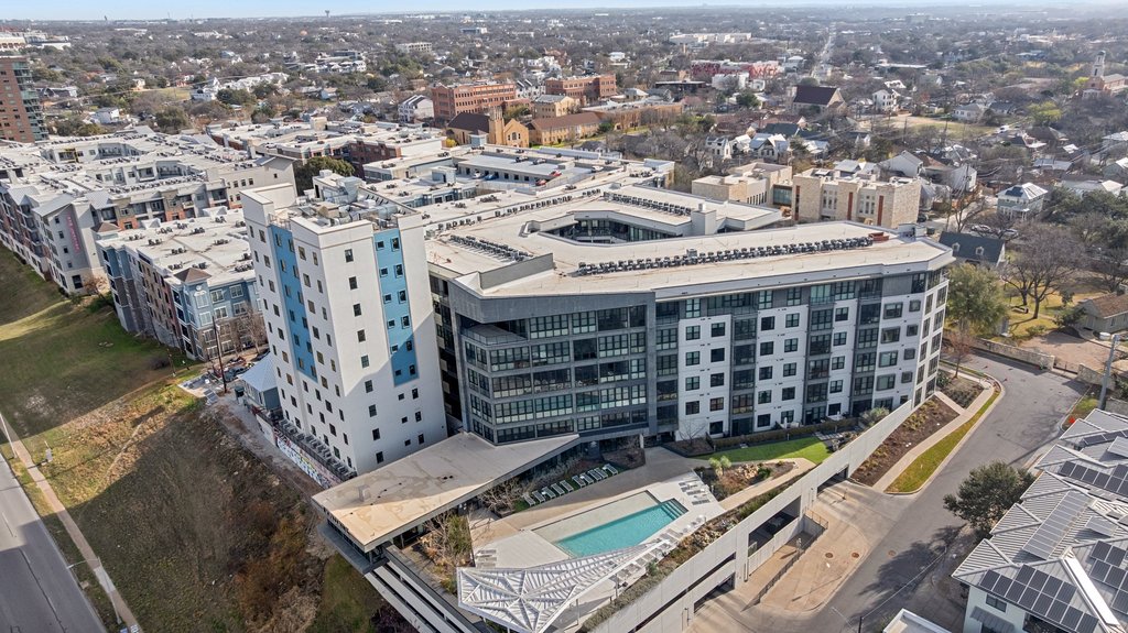 800 Embassy Drive, Unit 413 Austin, TX 78702 - Photo 23 of 27 View of urban area