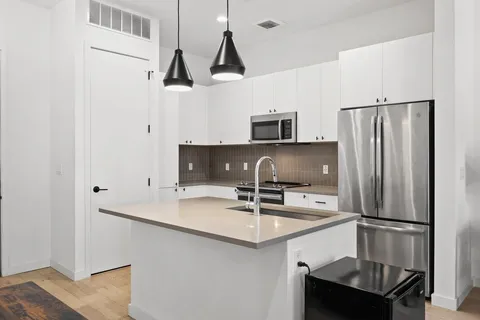 $335,000 | 800 Embassy Drive, Unit 413, Austin, TX 78702