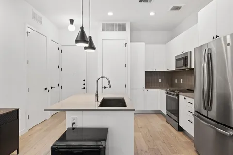 $335,000 | 800 Embassy Drive, Unit 413, Austin, TX 78702