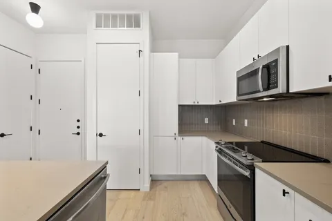 $335,000 | 800 Embassy Drive, Unit 413, Austin, TX 78702