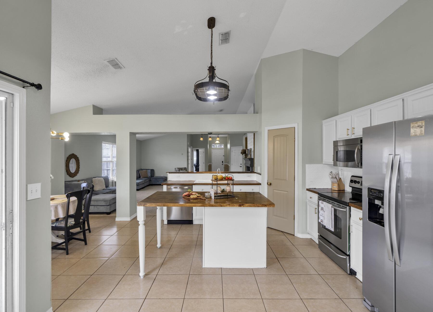 233 Limestone Circle Crestview, FL 32539 - Photo 35 of 40 DSC02851
