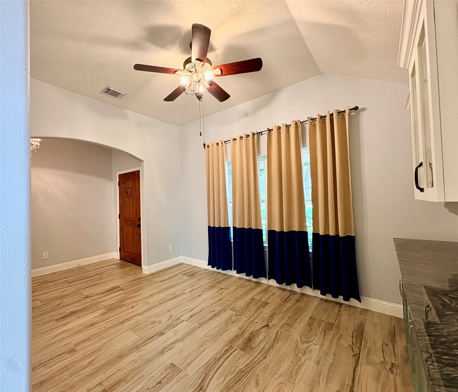 15410 Redbud Berry Way Cypress, TX 77433 - Photo 8 of 49