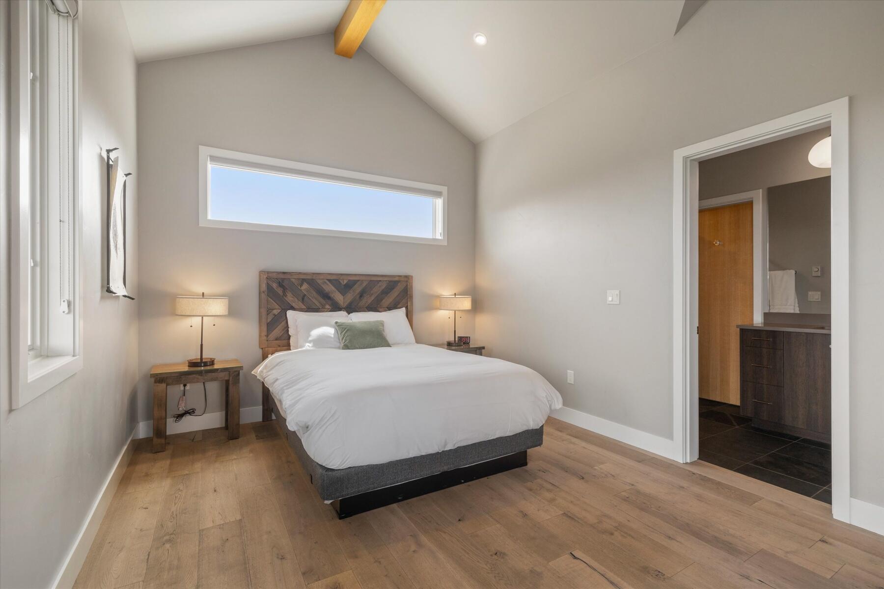 19208 Gateway Loop, Unit 17 Bend, OR 97702 - Photo 23 of 38 STUDIO ADU WITH FULL BATH