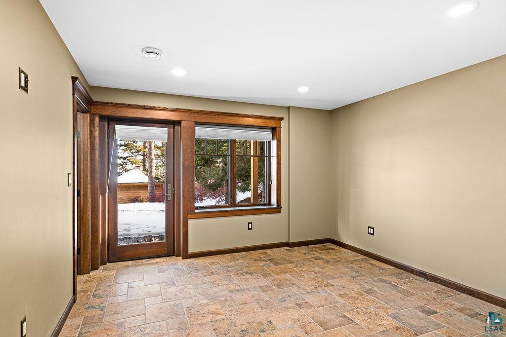 5220 London Road Duluth, MN 55804 - Photo 25 of 48