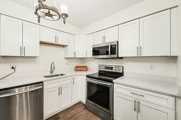 $125,000 | 7602 Woodview Street, Unit 1, Westland, MI 48185