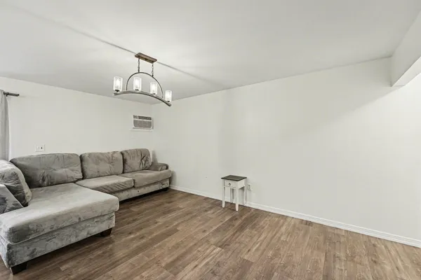 $125,000 | 7602 Woodview Street, Unit 1, Westland, MI 48185