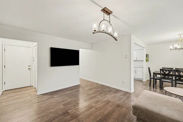 $125,000 | 7602 Woodview Street, Unit 1, Westland, MI 48185