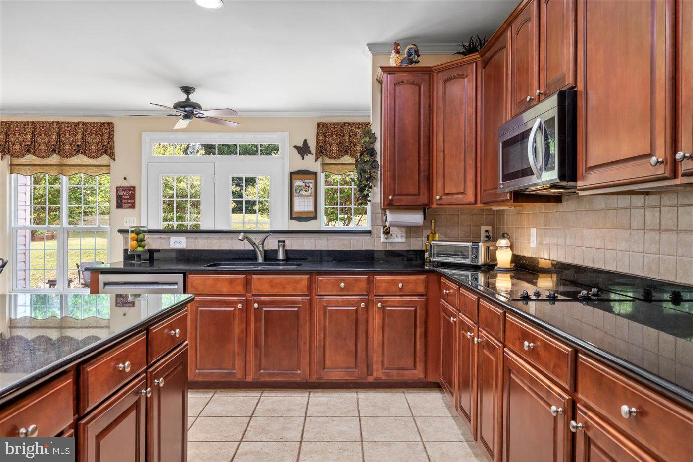 11110 Park Ridge Road Fredericksburg, VA 22408 - Photo 23 of 48 42" Cabinets