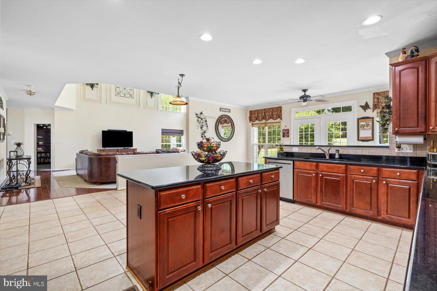 11110 Park Ridge Road Fredericksburg, VA 22408 - Photo 26 of 48 Large Center Isle