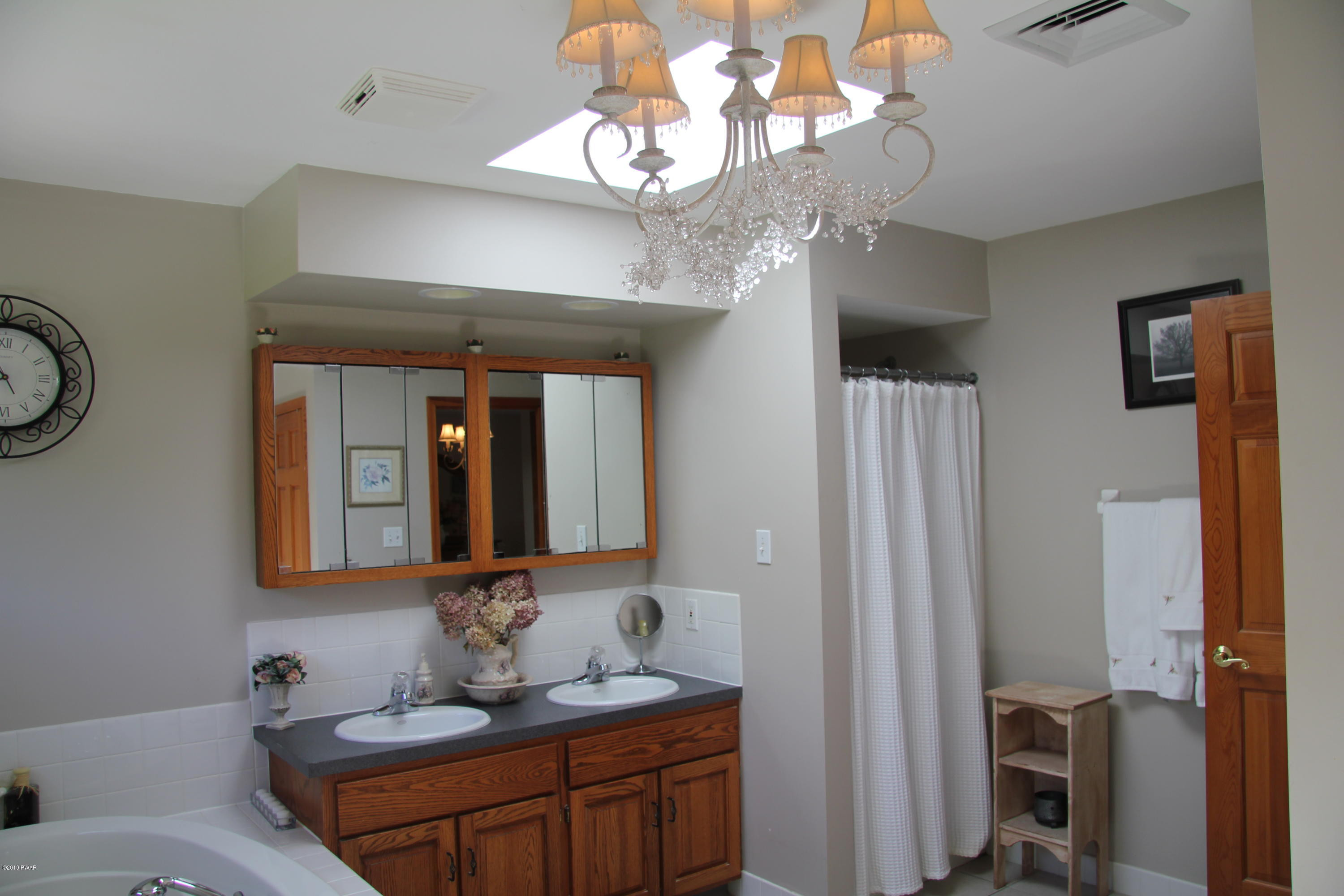 107 Lillie Road Waymart, PA 18472 - Photo 15 of 49 Bath - Master