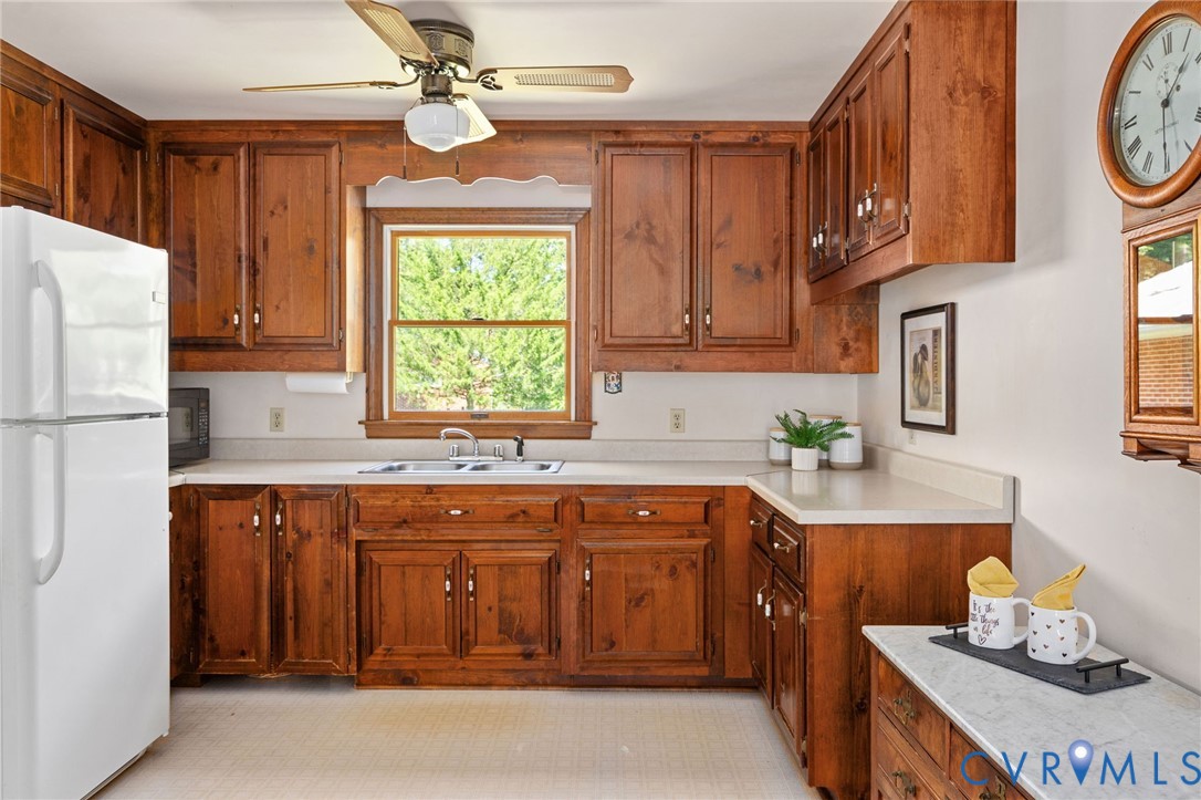 4411 Hopkins Road Richmond, VA 23234 - Photo 32 of 44 Kitchenette