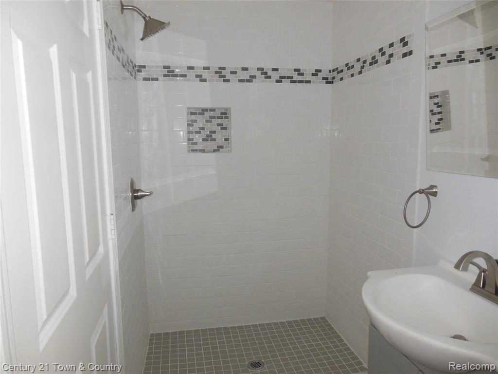 3298 Harrison Avenue Rochester Hills, MI 48307 - Photo 27 of 30