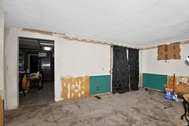 $33,500 | 301 East Summitville Street, Summitville, IN 46070