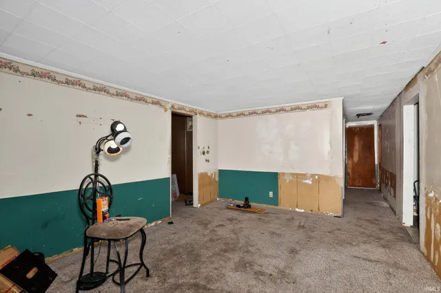 $33,500 | 301 East Summitville Street, Summitville, IN 46070