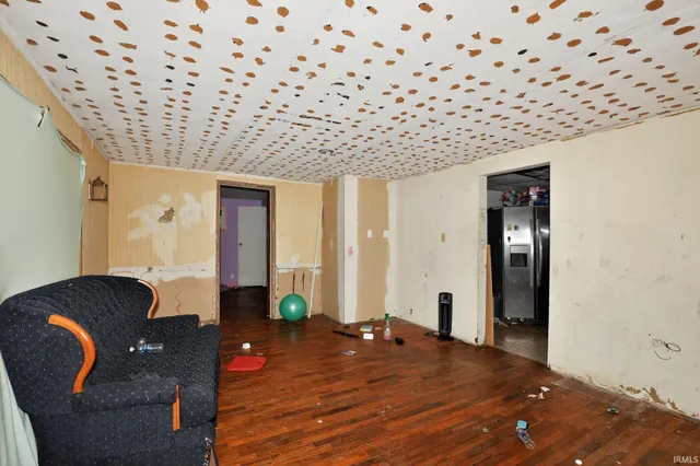 $33,500 | 301 East Summitville Street, Summitville, IN 46070