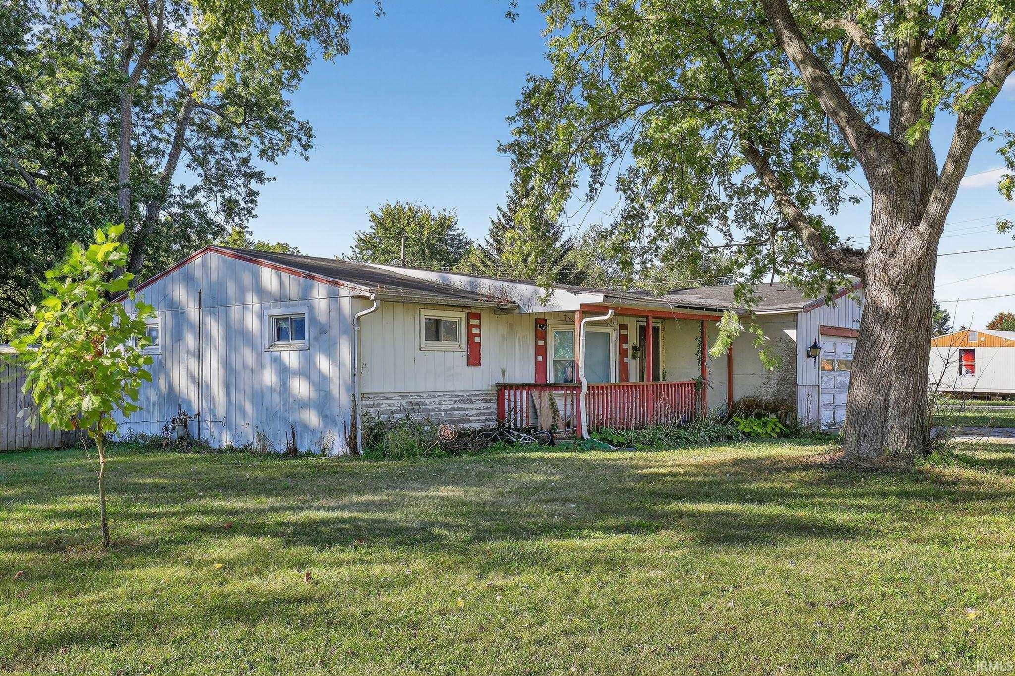 301 East Summitville Street Summitville, IN 46070 - Photo 2 of 30