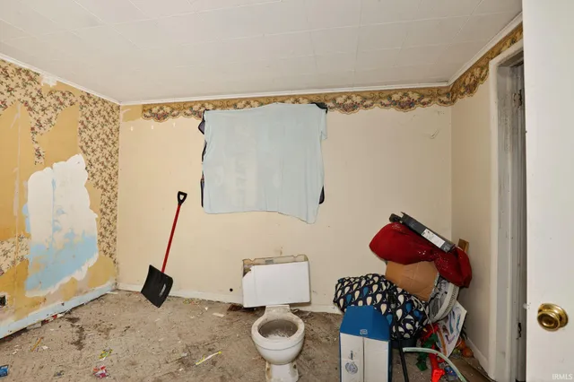 $33,500 | 301 East Summitville Street, Summitville, IN 46070