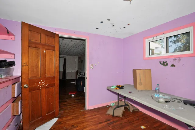 $33,500 | 301 East Summitville Street, Summitville, IN 46070