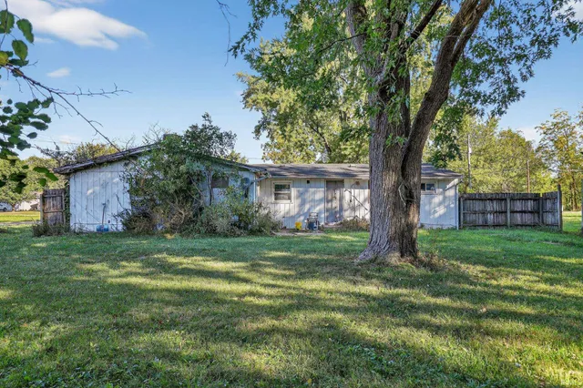 $33,500 | 301 East Summitville Street, Summitville, IN 46070