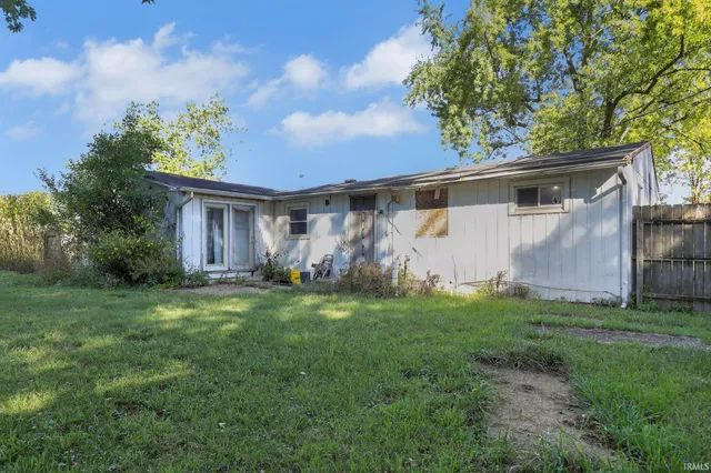 $33,500 | 301 East Summitville Street, Summitville, IN 46070