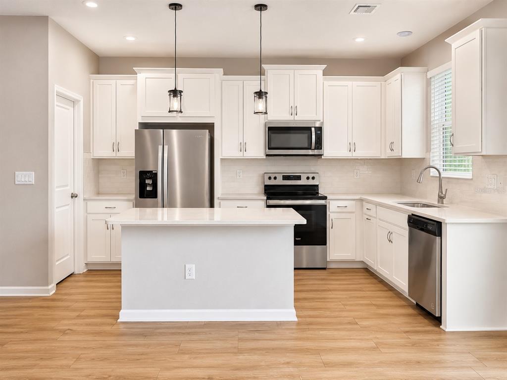 1043 Spring Palms Loop Orlando, FL 32828 - Photo 2 of 16