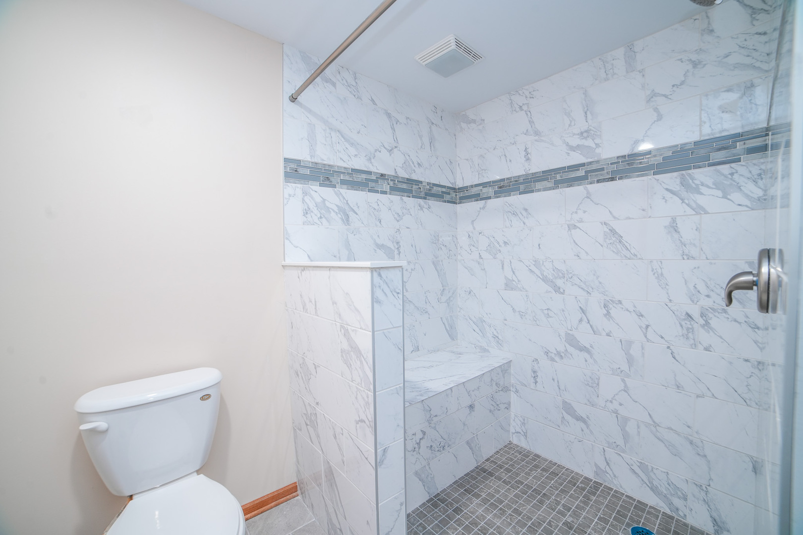 66 Maple Lane Manteno, IL 60950 - Photo 27 of 28 a bathroom with a toilet and a shower