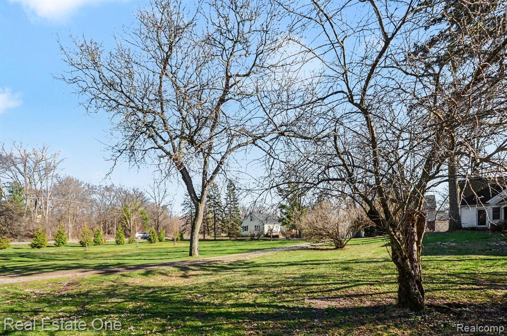 5840 Inkster Road West Bloomfield, MI 48323 - Photo 42 of 47