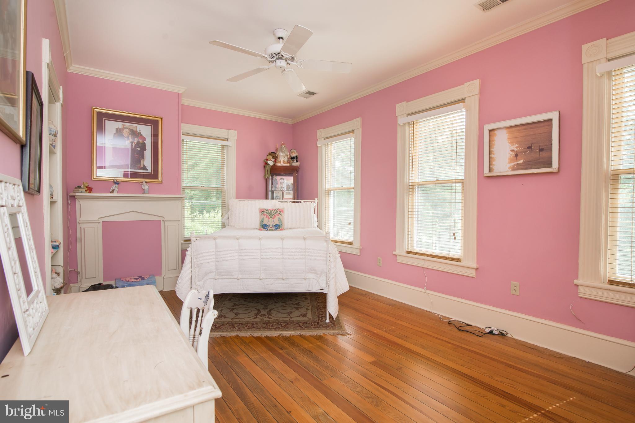 4810 Scrabble Road Shepherdstown, WV 25443 - Photo 24 of 30 Bedroom