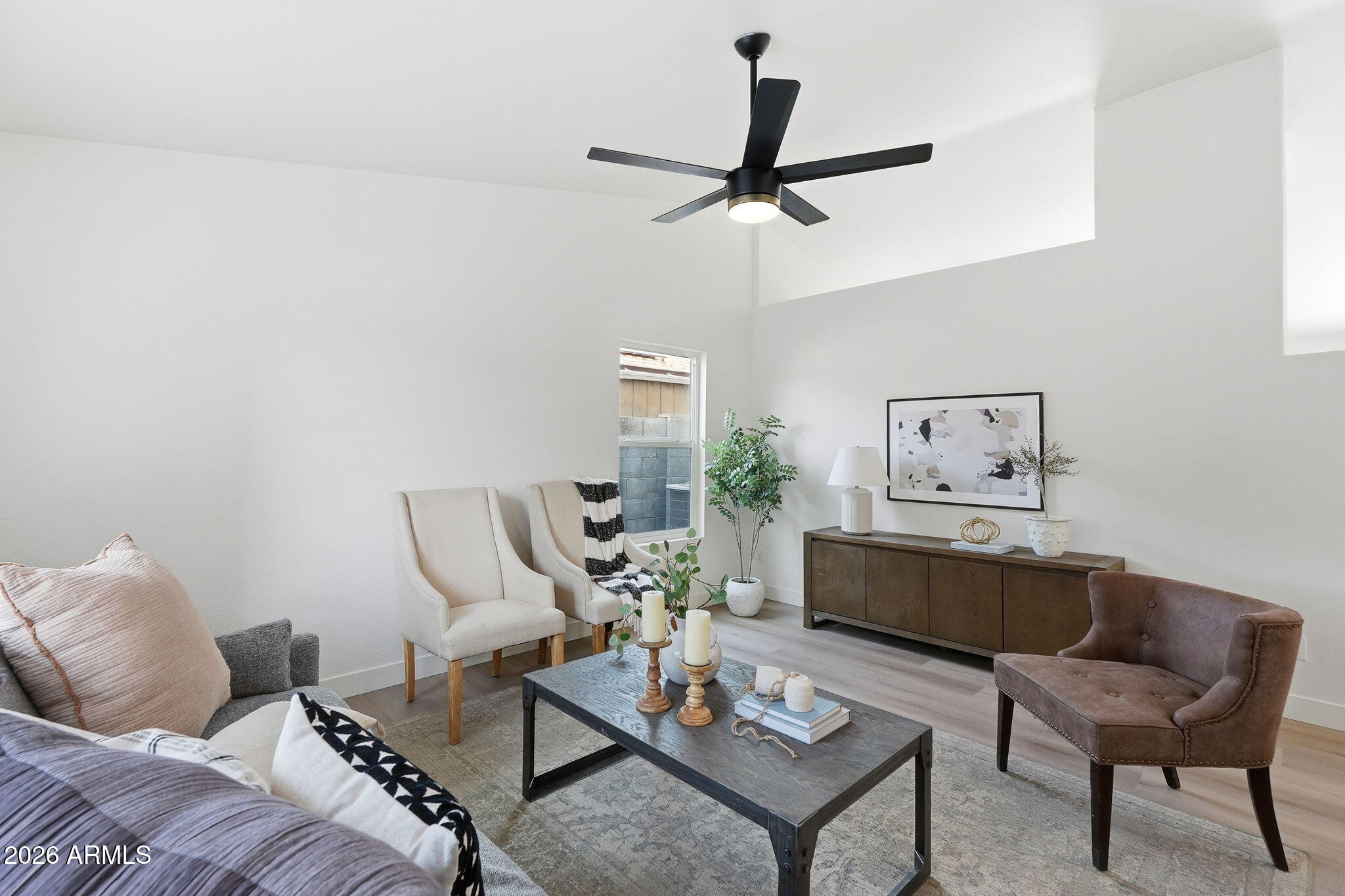 9235 West John Cabot Road Peoria, AZ 85382 - Photo 2 of 33 008_ListerPros