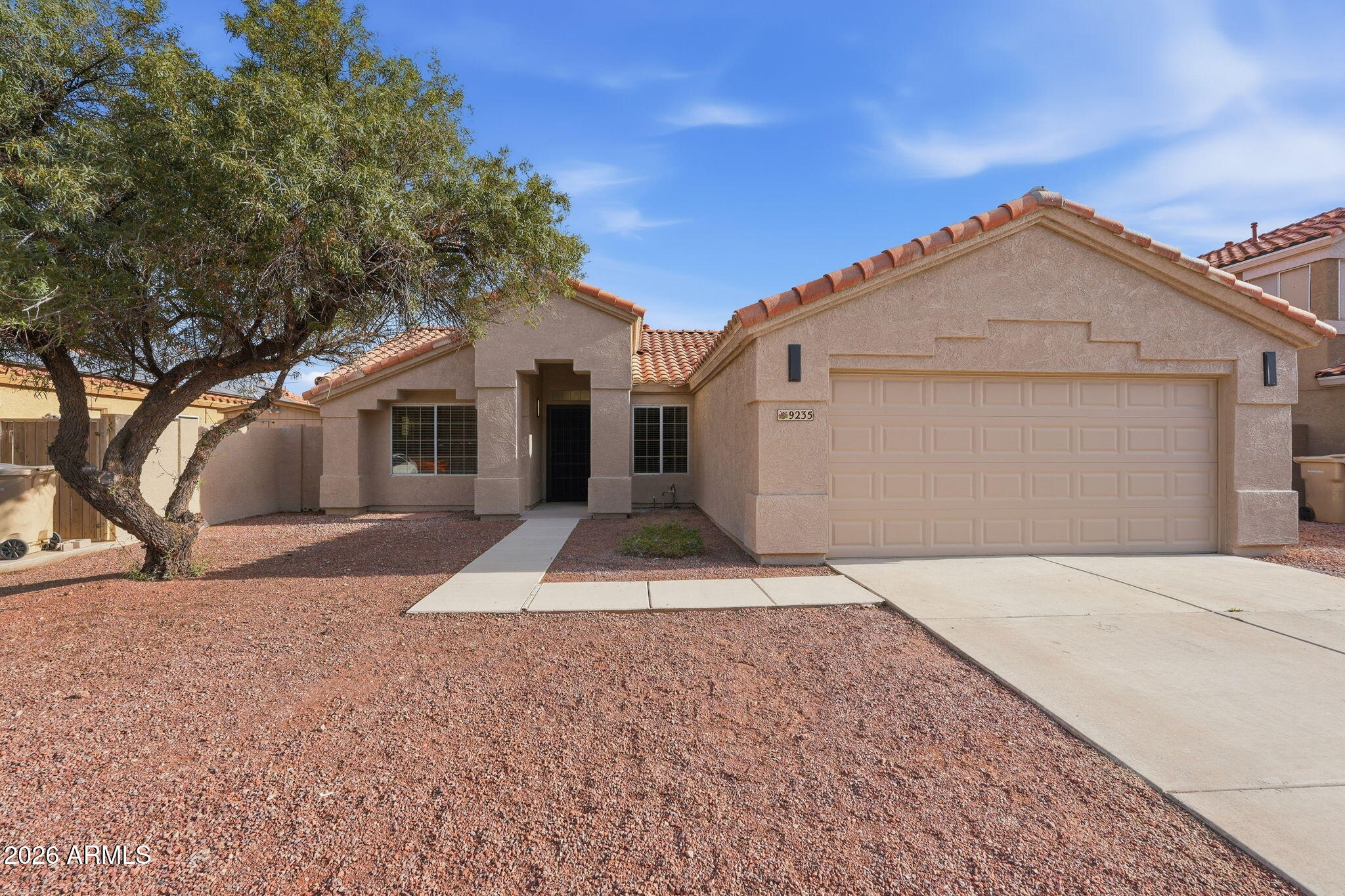 9235 West John Cabot Road Peoria, AZ 85382 - Photo 4 of 33 Front Yard