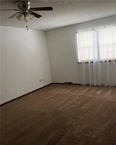 $1,250 | 326 Southwest 6th Street Terrace, Unit 326, Blue Springs, MO 64014