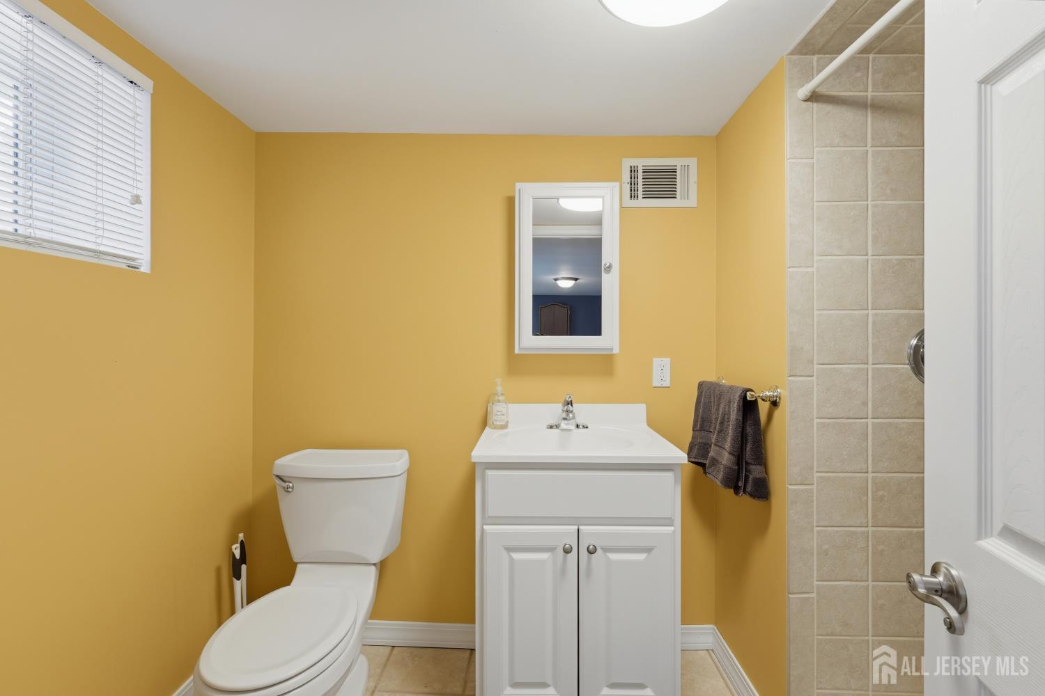 31 Middle Hill Road Colonia, NJ 07067 - Photo 25 of 50