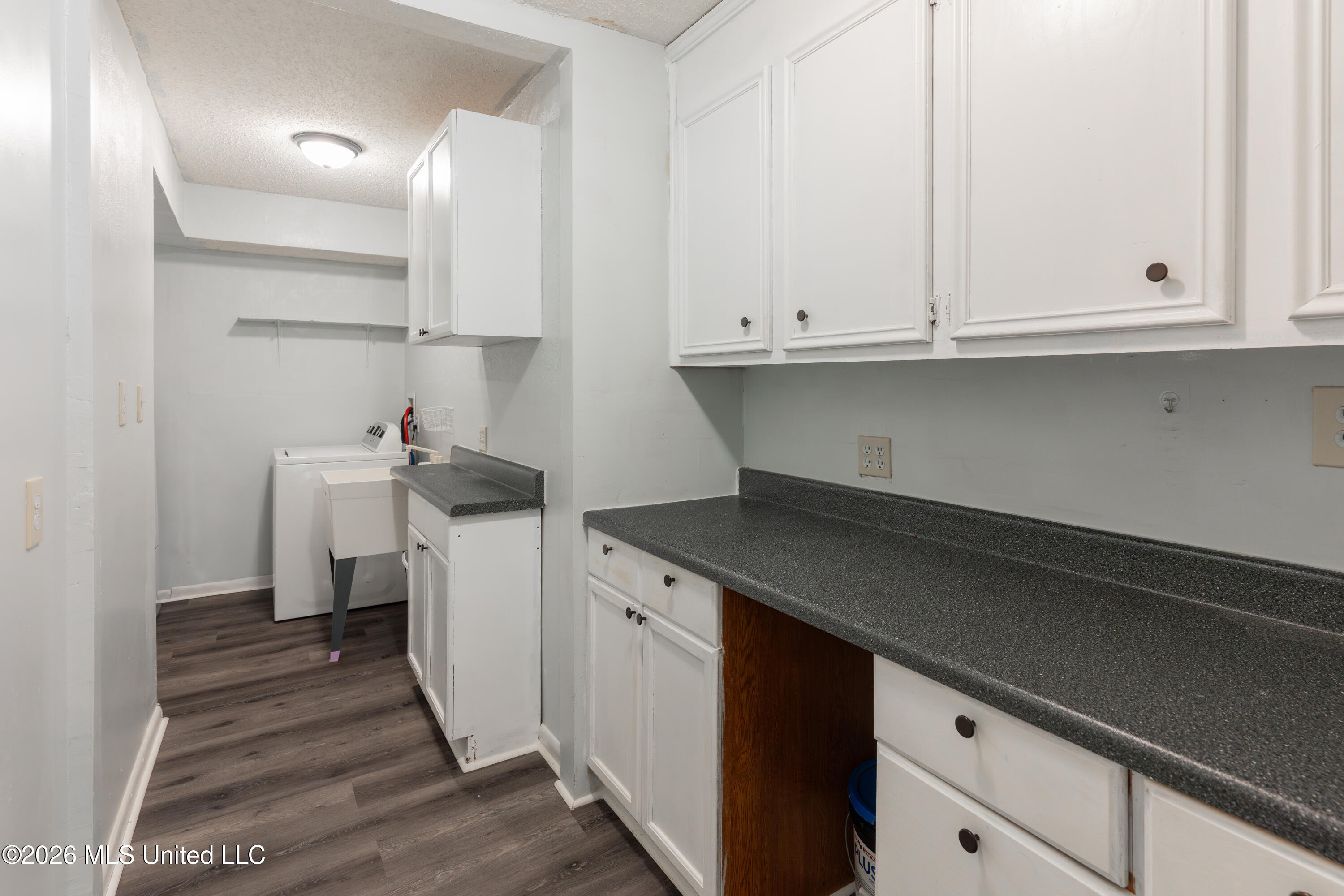 107 Yorkshire Cove Clinton, MS 39056 - Photo 36 of 59 36-LaundryRoom