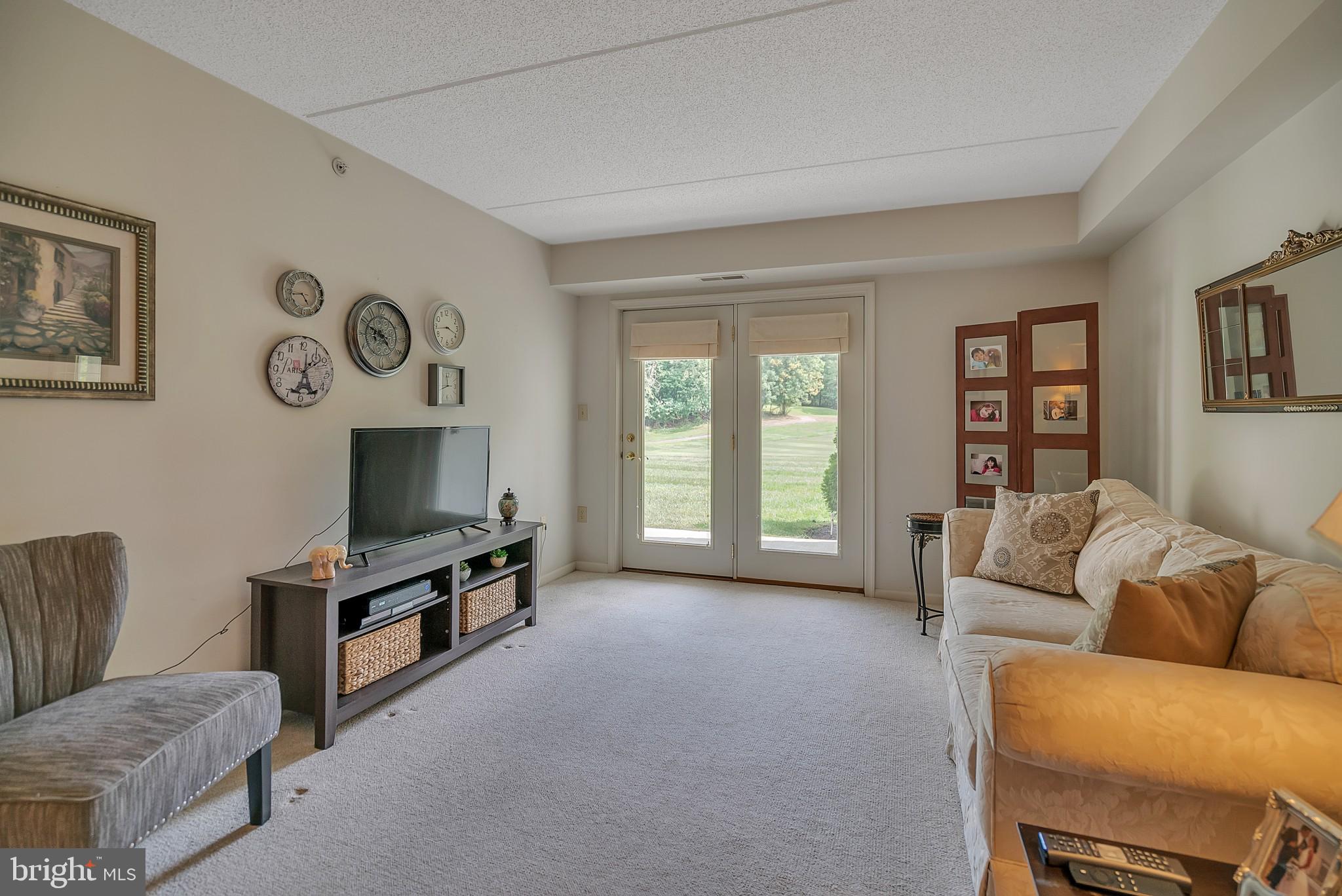 502 Brandon Road Norristown, PA 19403 - Photo 9 of 26 Living Room