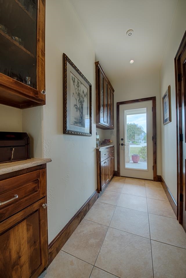 1600 Legends Parkway Kingsland, TX 78639 - Photo 17 of 30 a view of a kitchen with microwave and cabinets