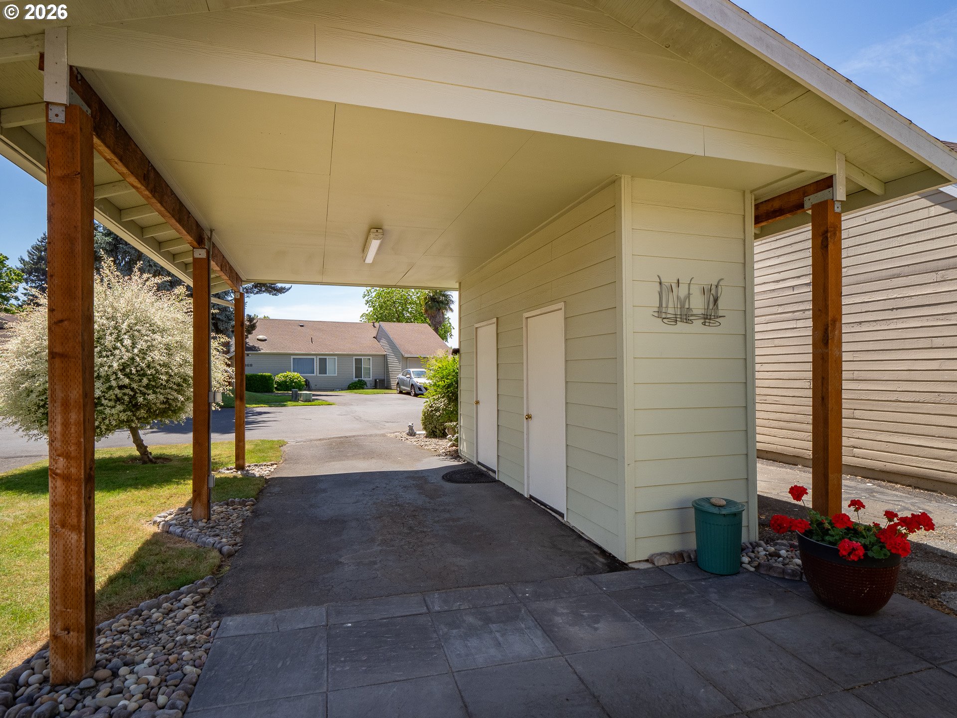 4808 Southwest Wembley Place Beaverton, OR 97005 - Photo 3 of 47