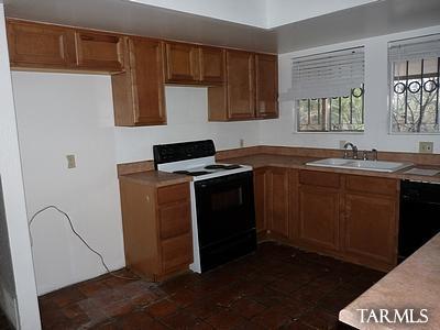 10450 North Oldfather Road Tucson, AZ 85742 - Photo 2 of 7