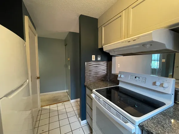 $1,450 | 34 Essex Street, Unit 2F, Hartford, CT 06114