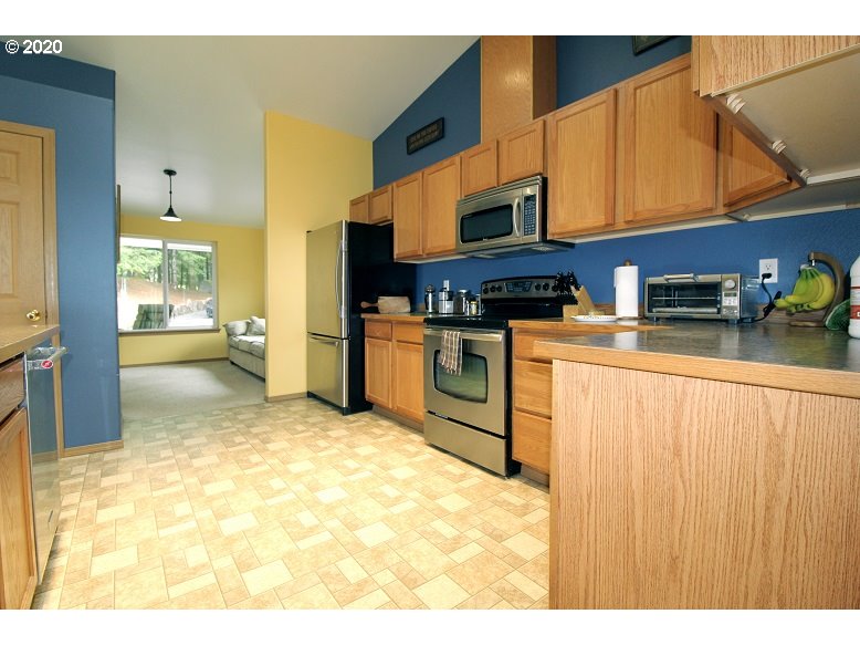 365 Ferncrest Road Longview, WA 98632 - Photo 8 of 25
