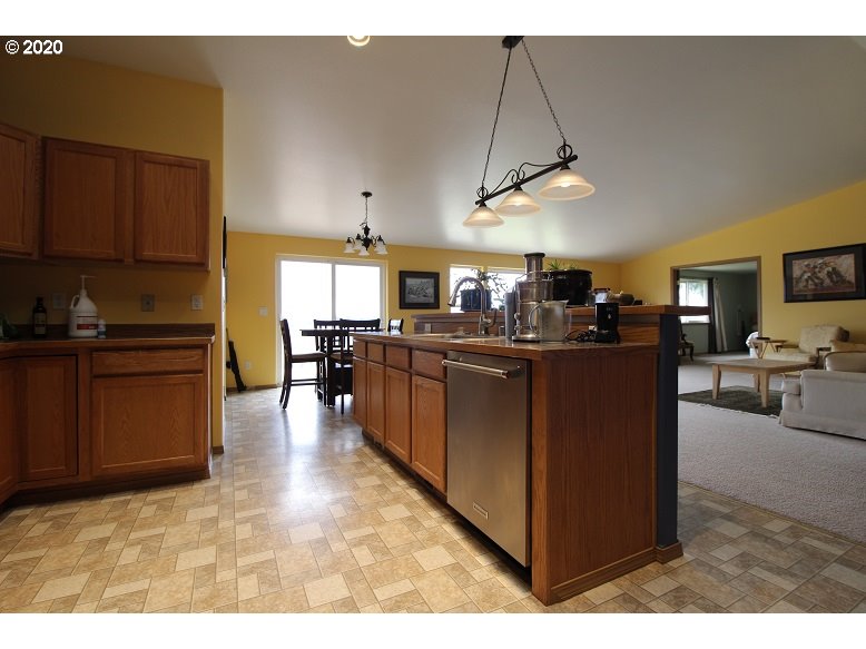 365 Ferncrest Road Longview, WA 98632 - Photo 9 of 25