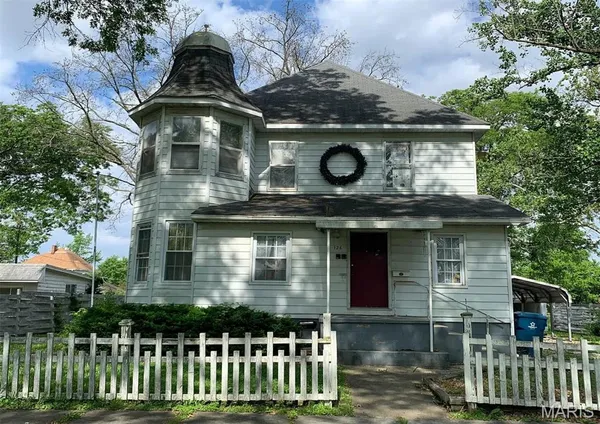 $49,900 | 126 Clinmar Place, Centralia, IL 62801