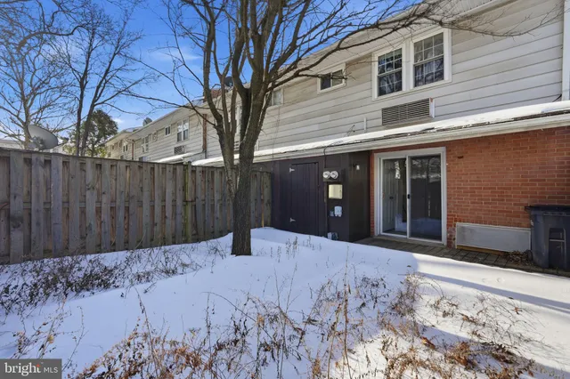 $1,650 | 300 East Furman Drive, Sterling, VA 20164