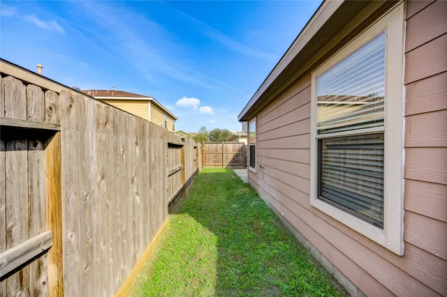 $2,200 | 1010 Hummingbird Point Lane, Houston, TX 77090