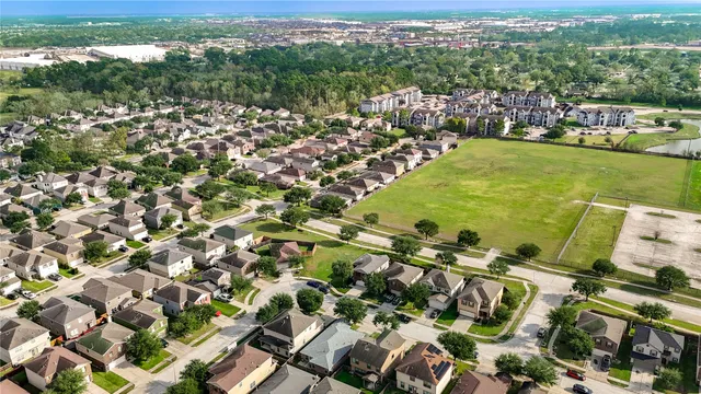 $2,200 | 1010 Hummingbird Point Lane, Houston, TX 77090