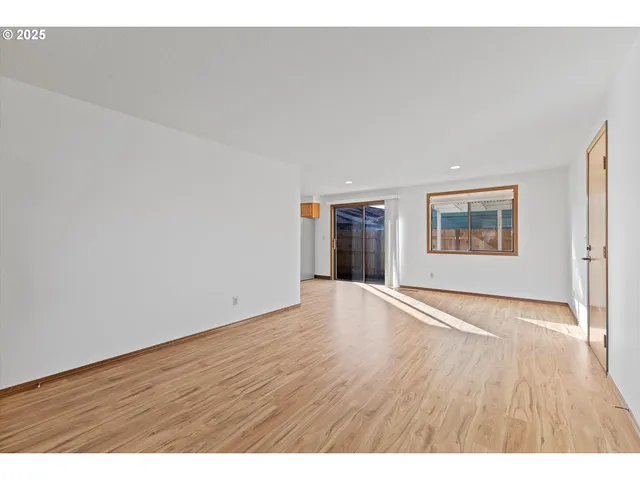 $325,000 | 1200 Johnson Court, Newberg, OR 97132