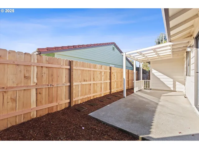 $325,000 | 1200 Johnson Court, Newberg, OR 97132